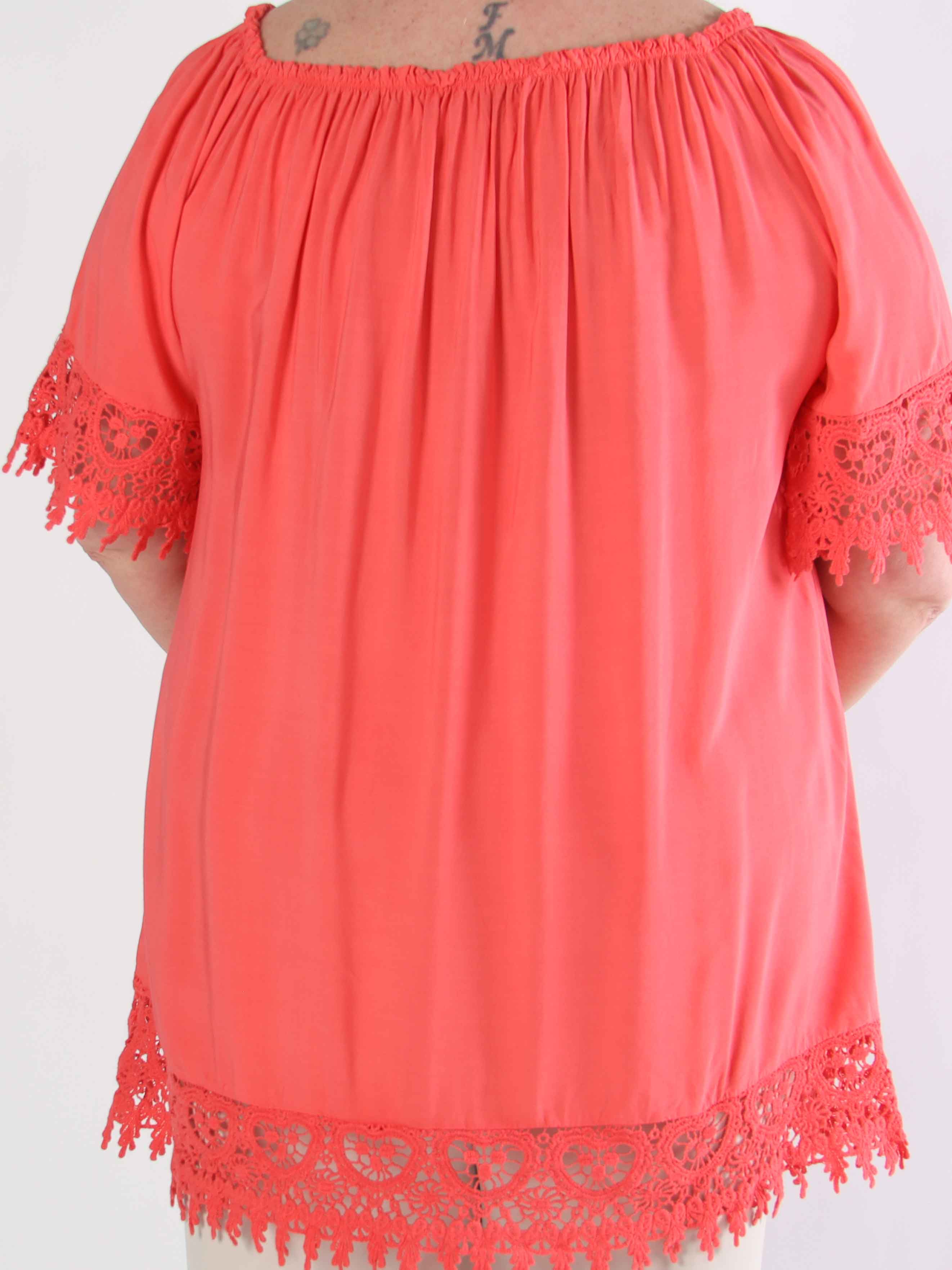 Carnelia - Plus size tunikakjole i viskose med broderet kanter